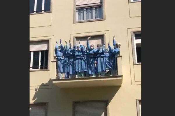 Pazienti tutti dimessi: gli infermieri del reparto Covid-19 esultano