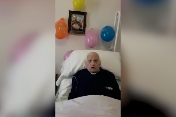 La gioia di Nonno Luigi: “Compio 100 anni, un bacione a tutti”