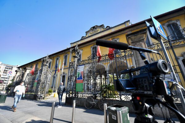 Milano, nuovo focolaio al Pio Albergo Trivulzio: 64 positivi nello staff