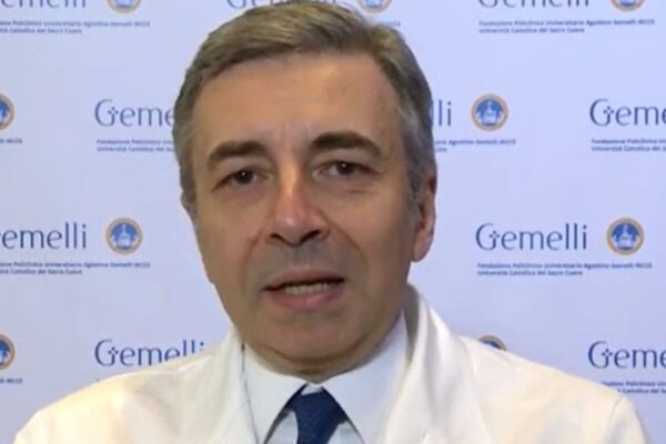 Coronavirus, l’allarme dell’esperto: “Riaprire ora pericoloso, farlo per regione non ha senso”