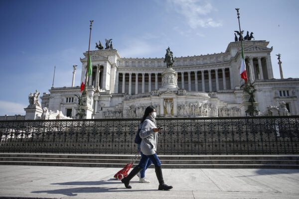 Coronavirus, Borrelli ‘allunga’ la quarantena: “Staremo tutti a casa anche il primo maggio”