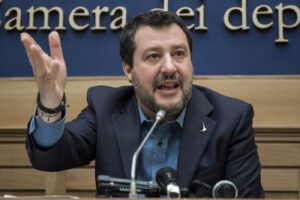 Effetto Covid sui sondaggi: Lega perde quasi 6 punti in un mese