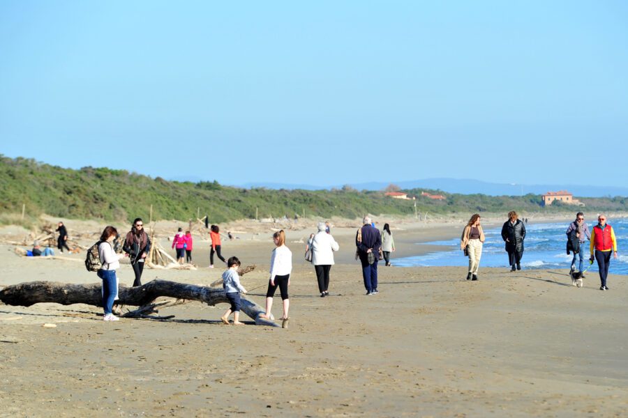Coronavirus ed estate: il Governo assicura le vacanze al mare, gli esperti contrari