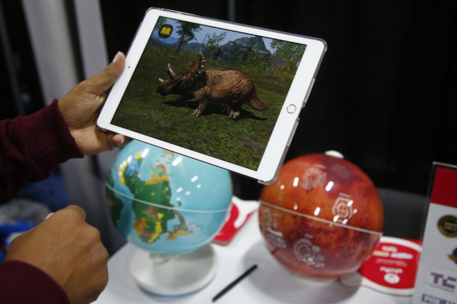 La sfida tra tecnologia e natura apre lo scontro tra scienziati e letterati