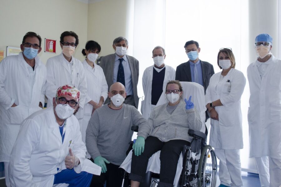 Donna incinta guarisce dal coronavirus grazie al plasma: è la prima al mondo