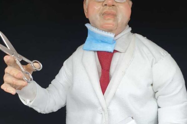 Lotta al coronavirus, il professore Ascierto diventa una statuina del presepe