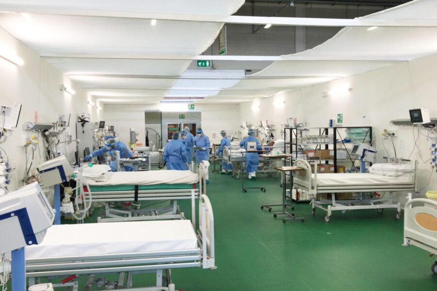 Contro la seconda ondata necessari ospedali solo per il Covid