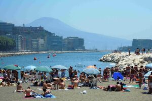 De Luca: “Per rilanciare il turismo puntiamo alla sicurezza in Campania”
