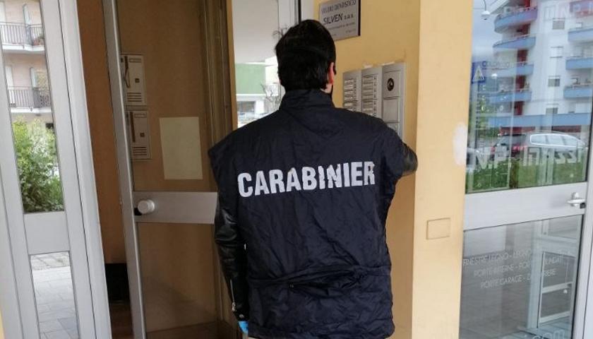 Party in casa e musica ad alto volume: carabiniere accolto con un pugno in faccia