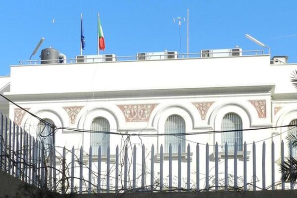 Razzi a Tripoli: cinque morti nei pressi della residenza dell’ambasciatore italiano