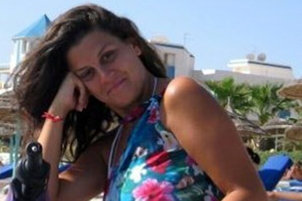 Arianna “istigata al suicidio”, condannato a 22 anni e arrestato in aula il fidanzato Mario Perrotta