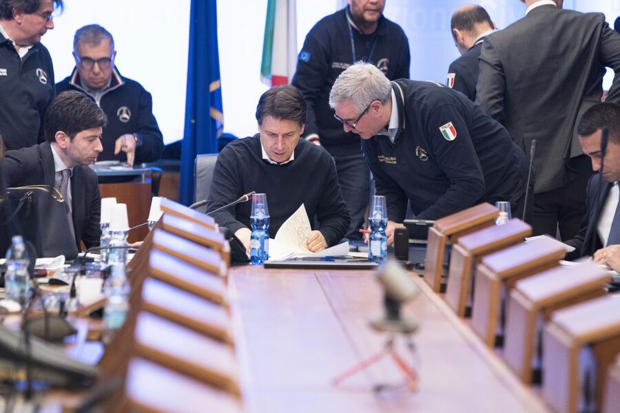 Nuovo Dpcm, lockdown nei territori a rischio e stop spostamenti tra Regioni: l’elenco del Cts