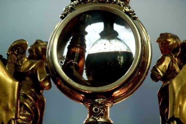 San Gennaro c’è, miracolo nel Duomo di Napoli a porte chiuse