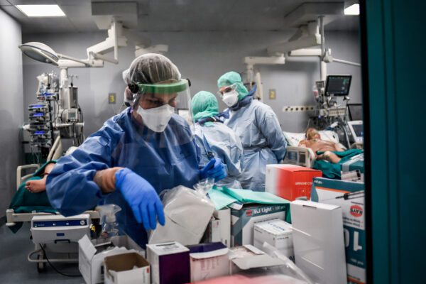 Reparixin, l’Aifa autorizza lo studio sul farmaco per le forme gravi di Coronavirus