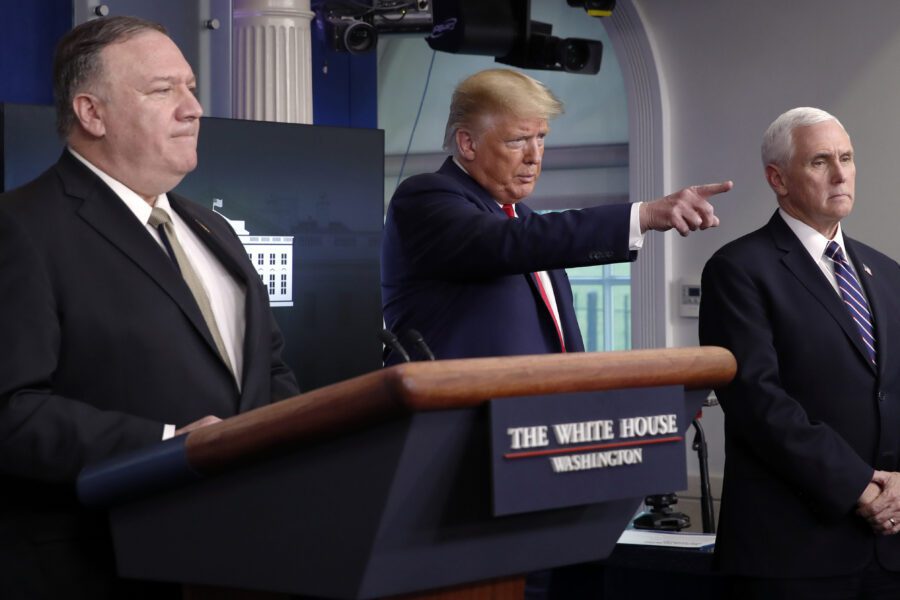 Media cinesi rispondono agli Stati Uniti: “Virus nato in laboratorio? Folli le tesi di Pompeo”