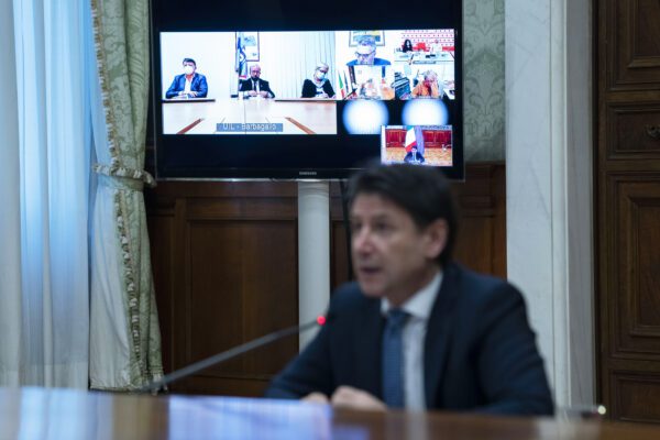 Foto Filippo Attili/Palazzo Chigi/LaPresse 5-05-2020 Roma, Italia PoliticaIl Presidente del Consiglio, Giuseppe Conte, in videoconferenza con le parti sociali.DISTRIBUTION FREE OF CHARGE – NOT FOR SALE – Obbligatorio citare la fonte LaPresse/Palazzo Chigi/Filippo Attili