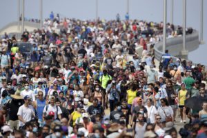 Crew Dragon arriva alla Stazione Spaziale: l’attracco della navicella di Elon Musk