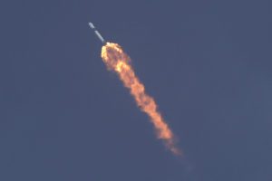 Crew Dragon arriva alla Stazione Spaziale: l’attracco della navicella di Elon Musk