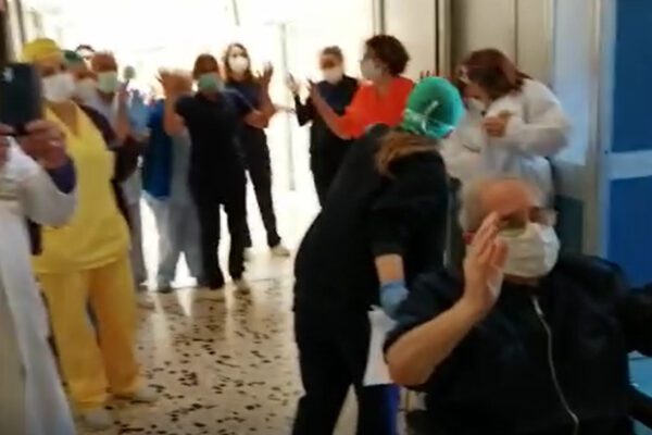 Vincono il Covid a 77 anni, ospedale in festa per Maria e Nunzio
