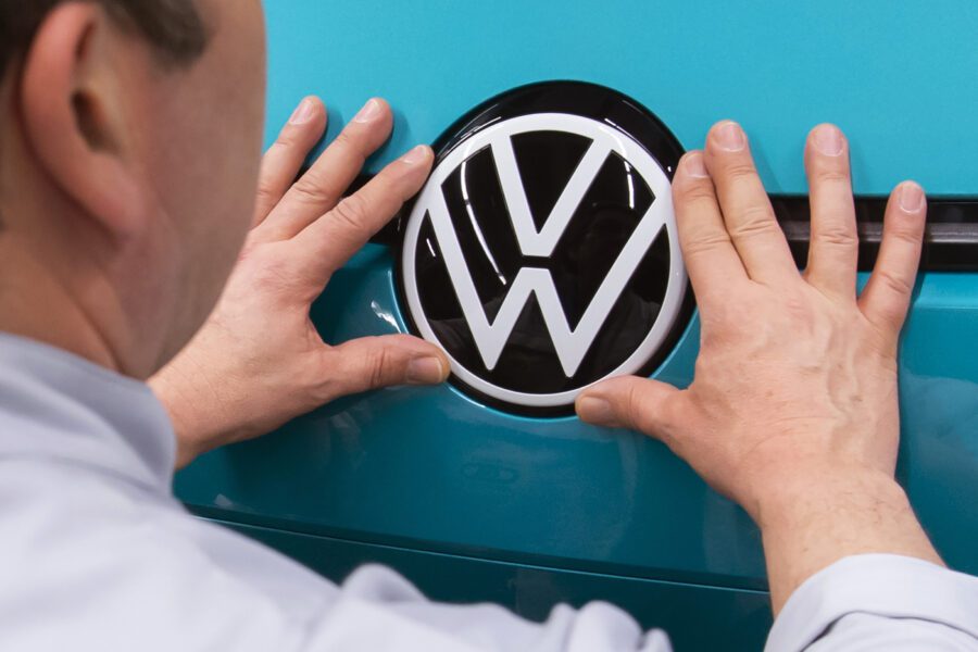 Scandalo Dieselgate, condannata Volkswagen: deve rimborsare chi ha comprato un’auto con le emissioni truccate