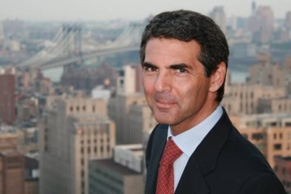 Inviato di guerra e cantautore, il giornalismo e la musica piangono Sandro Petrone