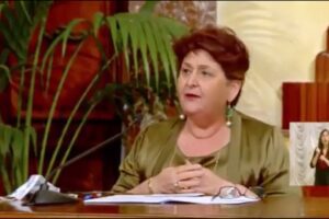 Regolarizzazione migranti, Teresa Bellanova si commuove durante la conferenza stampa