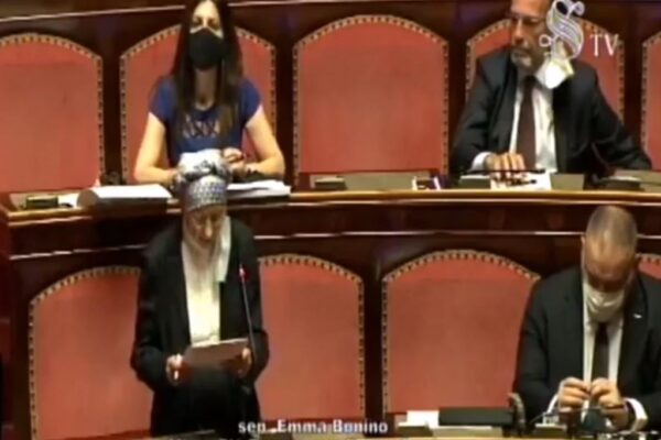 Sfiducia Bonafede, l’intervento di Emma Bonino: “Se rimane ministro renderà cronica malattia della giustizia italiana”