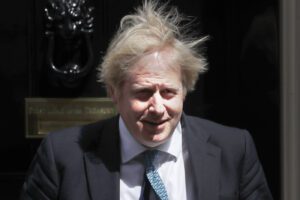 Boris Johnson all’angolo, la gestione della crisi in Gran Bretagna un disastro