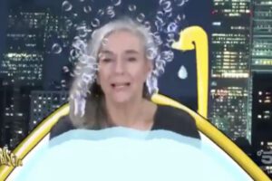 Il video di Striscia la Notizia contro Giovanna Botteri