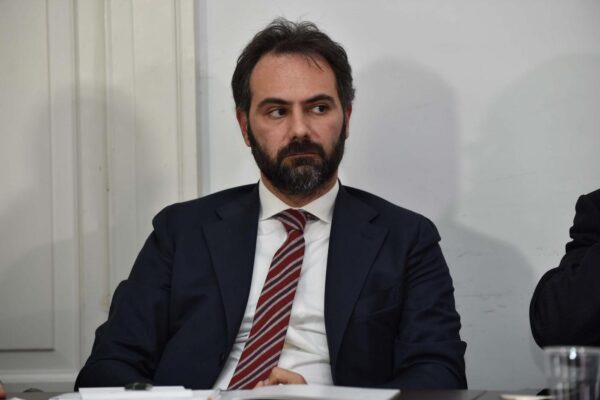 Il candidato Catello Maresca senza elezioni, senza partito e senza programma Il candidato Catello Maresca senza elezioni, senza partito e senza programma