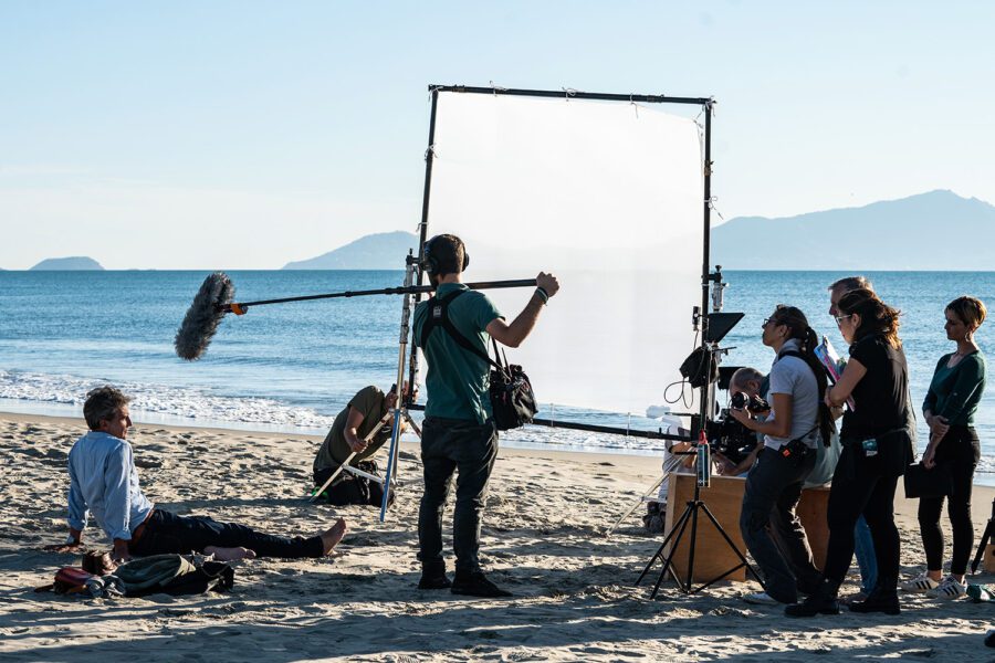 Set di “Le seduzionii”, regia di Vito Zagarrio.
Nella foto Andrea Renzi.
Foto di Gianni Fiorito
Questa fotografia è solo per uso editoriale, il  diritto d’autore è della società cinematografica e del fotografo assegnato dalla società di produzione del film  e può essere riprodotto solo da pubblicazioni in concomitanza con la promozione del film. 
E’ obbligatoria la menzione  dell’autore- fotografo: Gianni Fiorito.