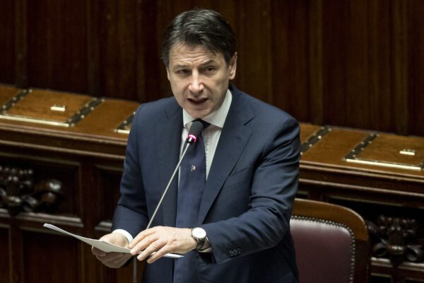 Informativa di Conte alla Camera: “A settembre il Recovery Plan italiano”. La Lega lascia l’Aula