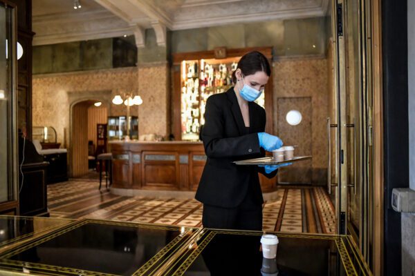 Linee guida per ristoranti e pizzerie, è guerra: “Troppi cavilli”