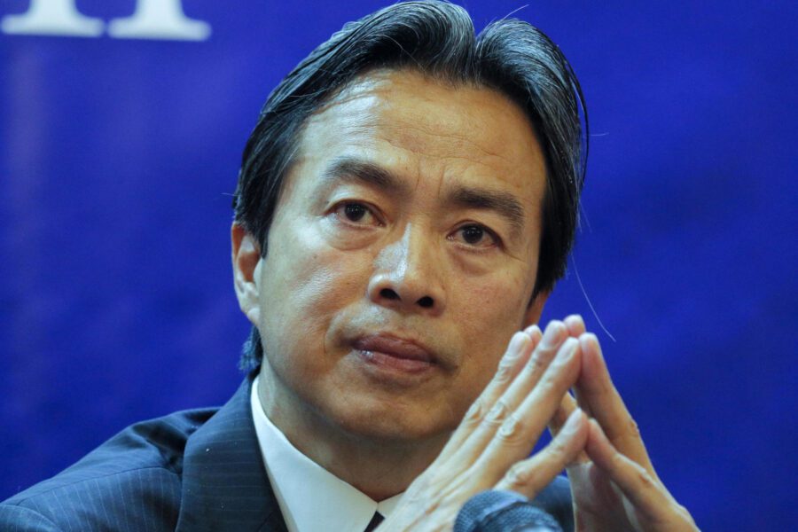 epa07804925 Du Wei, the Chinese Ambassador to Ukraine, speaks during a briefing at the Chinese embassy in Kiev, Ukraine, 30 August 2019, to present China’s official position in response to US National Security Advisor John Bolton’s statements he made during his visit to Ukraine on 27-28 August 2019.  EPA/SERGEY DOLZHENKO