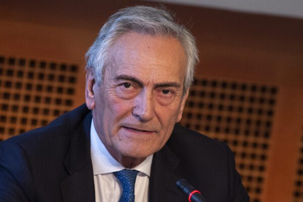 Calcio, la decisione del Consiglio Figc: Serie A, B e C vanno avanti, fine campionati entro il 20 agosto