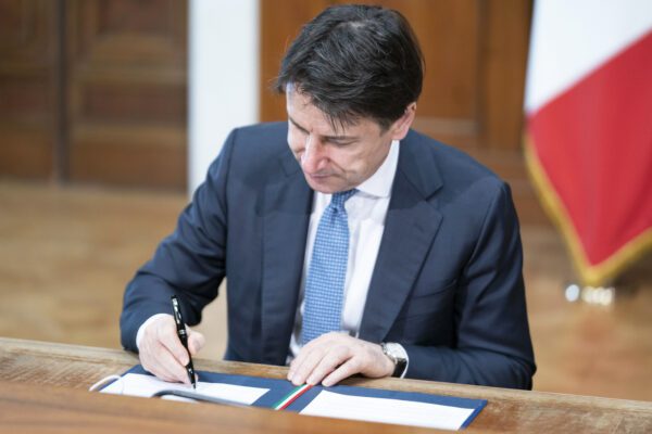 Italia, la democrazia delle faq