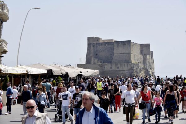 Idee per Napoli dopo il lockdown: alternative di movida anche in periferia