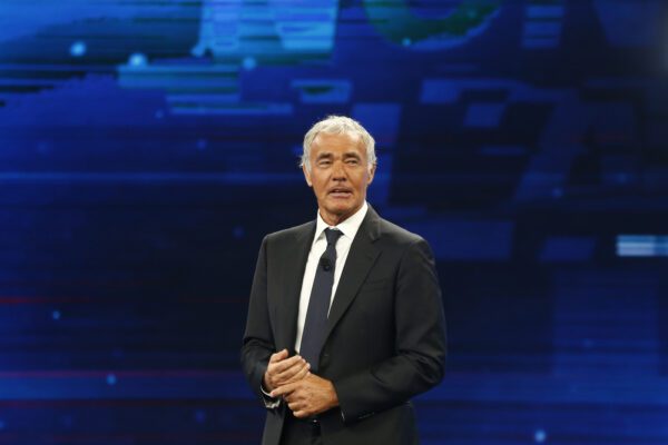 Giletti mette in scena una rissa tra boia con fake news sui boss