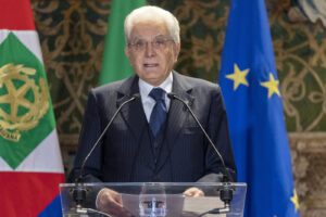 Il piano di Mattarella: elezioni con Lega ridimensionata per ripulire un Parlamento non all’altezza