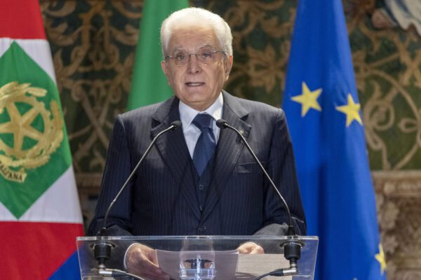 Il piano di Mattarella: elezioni con Lega ridimensionata per ripulire un Parlamento non all’altezza
