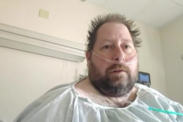 “Credevo che il coronavirus fosse un complotto del governo”, negazionista finisce in terapia intensiva