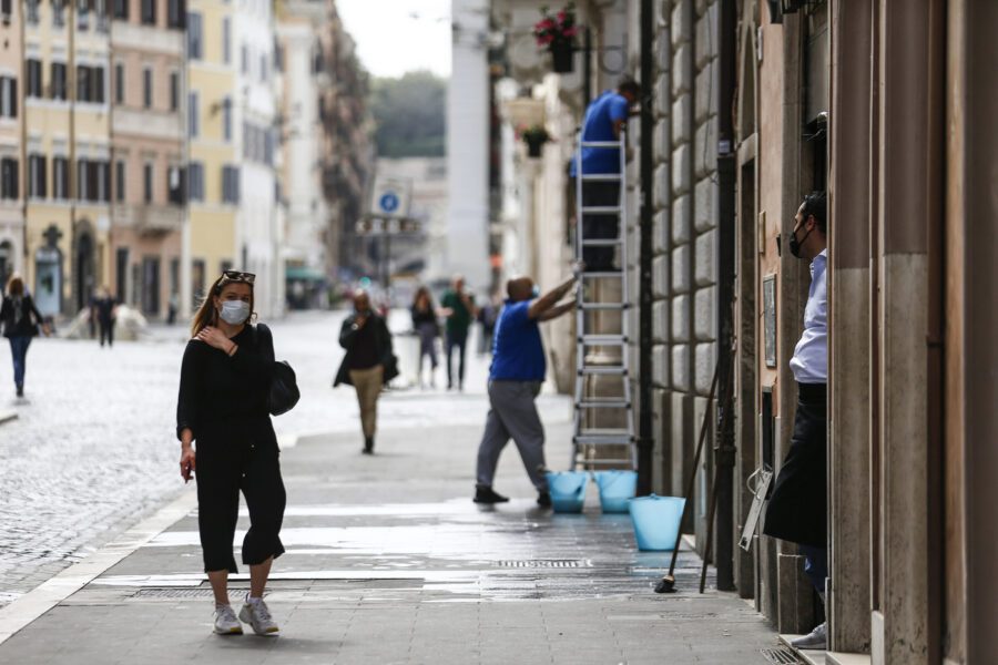 La rabbia degli imprenditori: “Orari improponibili, così non c’è rilancio”