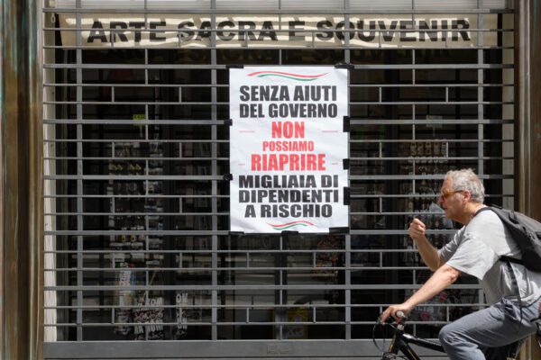 700 mila posti a rischio, l’allarme di Confesercenti 700 mila posti a rischio, l’allarme di Confesercenti