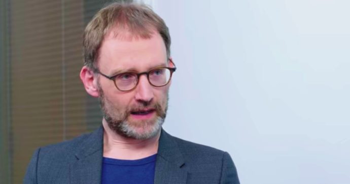 Infrange il lockdown per incontrare l’amante, si dimette il virologo consulente di Johnson