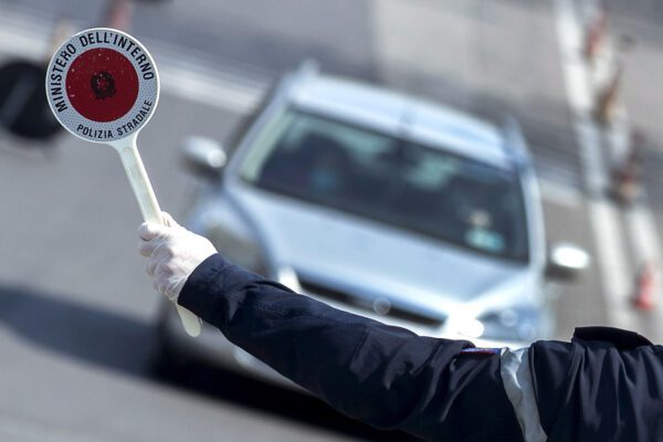 Foto Roberto Monaldo / LaPresse
13-04-2020 Roma
Cronaca
Emergenza coronavirus – Controlli stradali della Polizia di Stato in occasione delle festività pasquali
Nella foto Posto di blocco della Polizia sulla via del Mare

Photo Roberto Monaldo / LaPresse
13-04-2020 Rome (Italy)
Coronavirus outbreak – State police checkpoint
