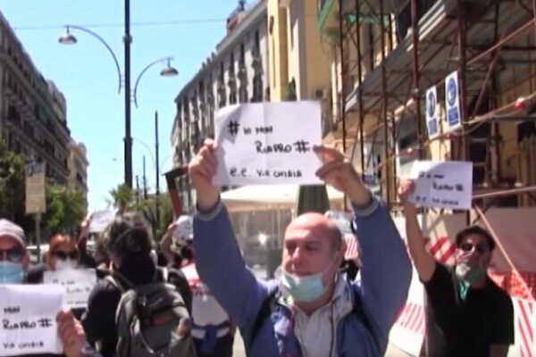 Fase 2, a Napoli la rabbia dei commercianti: “Dallo Stato nessuno aiuto”