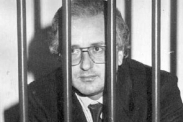 La poesia di Raffaele Cutolo sulla droga, il testo di “Polvere bianca”