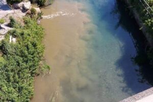 L’Italia riparte e tornano gli sversamenti. Allarme Sarno: acque da cristalline a torbide in un giorno