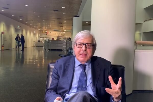 Sgarbi contro ‘assistenti civici’: “Stato confuso, di coglioni totali”