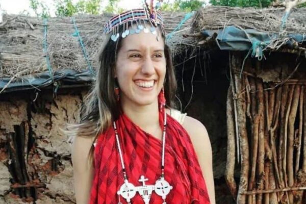 Silvia Romano libera, le prime parole: “Sono stata forte, ho resistito”